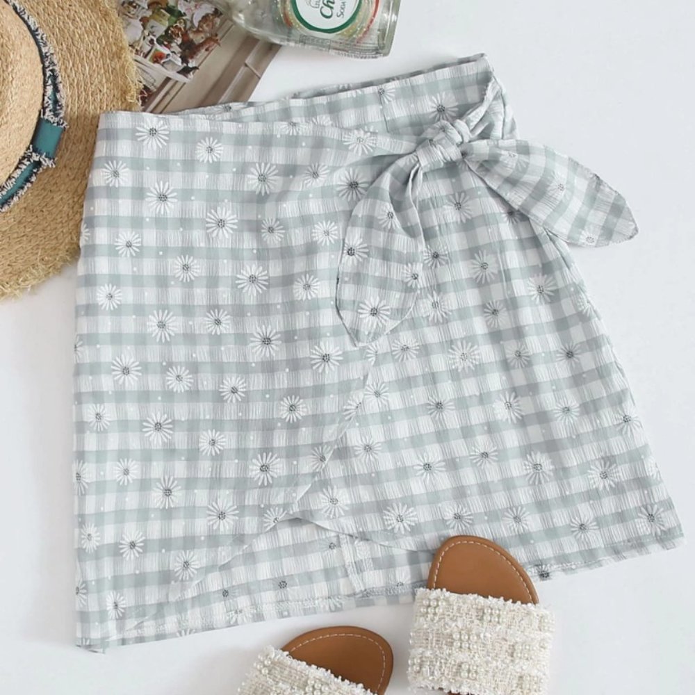 SHEIN Daisy Floral Plaid Tie Front Wrap Skirt